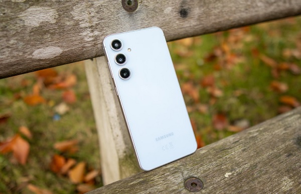 Galaxy S25 FE được tích hợp khả năng kháng nước