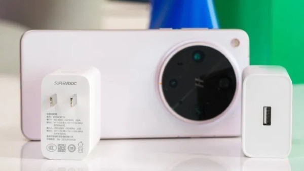 OPPO Find X8 Pro chiếm ưu thế với viên pin 6.100 mAh và sạc nhanh 80W