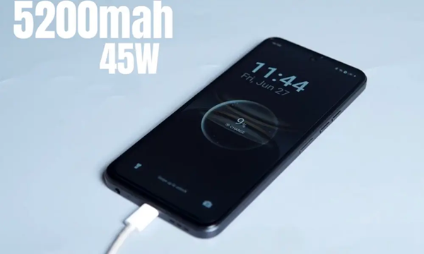 Thời lượng pin lớn, sạc nhanh 45W ấn tượng