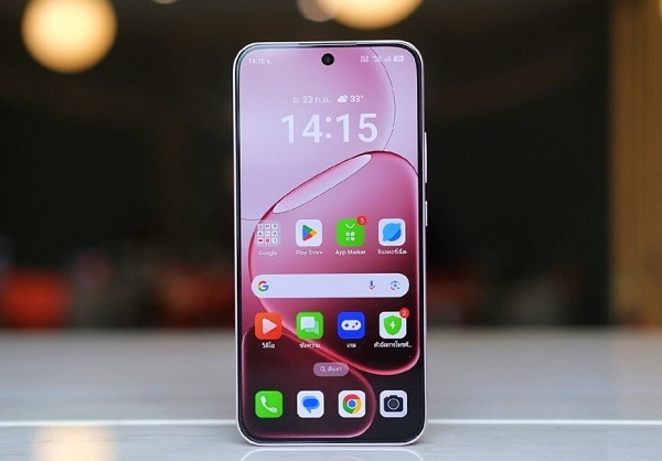 Màn hình hiển thị hình ảnh sắc nét, màu sắc rực rỡ, tần số quét mượt mà