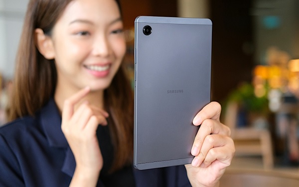 Viên pin 5.100mAh cho phép thiết bị hoạt động suốt cả ngày dài