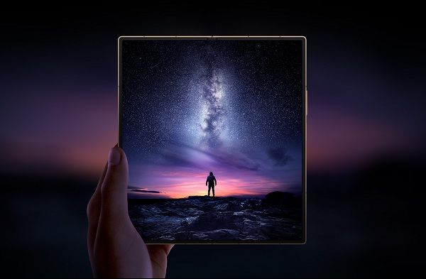 Màn hình chính AMOLED bên trong đạt 8 inch