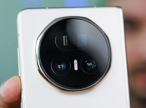 Hệ thống camera trên Magic V5 tiếp tục được tinh chỉnh để tối ưu hóa chất lượng hình ảnh