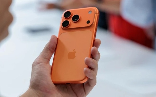 Thời lượng sử dụng pin của iPhone 17 Pro cao hơn một chút so với Galaxy S25 Plus