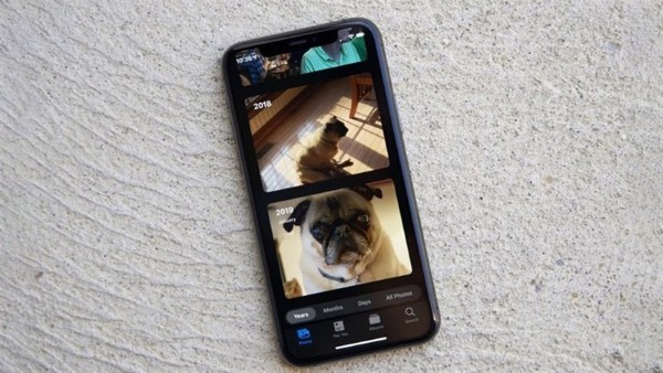 Nhấn vào biểu tượng Photos (Ảnh)