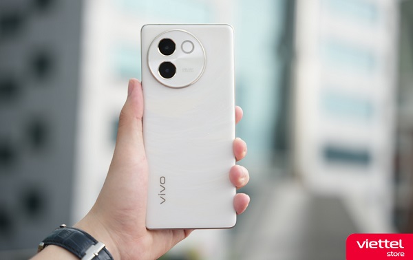 Vivo V30e