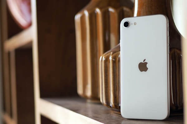 iPhone SE 3 thiết kế gọn nhẹ với màn hình 4.7 inch