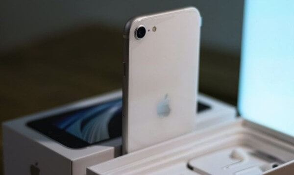 iPhone SE 3 trang bị camera sau 12MP, khẩu độ f/1.8 