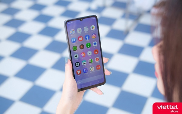 Màn hình lớn 6.7 inch, thao tác mượt mà