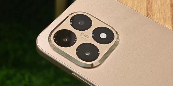 Camera Leica nhiếp ảnh chuyên nghiệp 