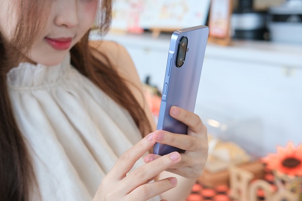 Viên pin bền bỉ, hỗ trợ sạc nhanh