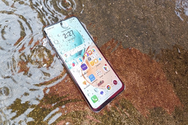 Thiết kế bền bỉ, đạt chuẩn IP65 chống nước và bụi