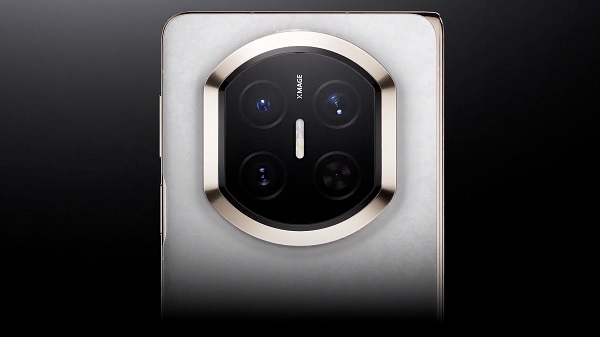 Máy được trang bị mô-đun camera mới mang tên Gate of Time and Space với tạo hình kim cương nổi bật