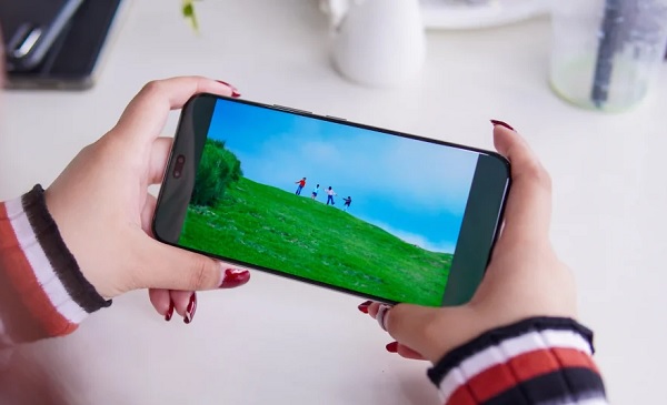 Công nghệ màn hình nổi bật nhất của HONOR 400 Pro 5G là độ sáng tối đa kinh ngạc lên tới 5000 nits