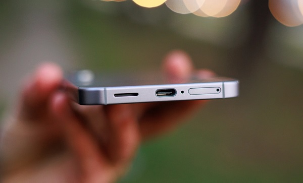 Galaxy S25 chỉ đi kèm với viên pin dung lượng 4.000mAh khá thấp