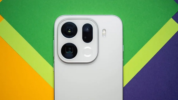 OPPO Find X9 Pro nổi bật với camera tele 200MP hỗ trợ zoom quang học ấn tượng