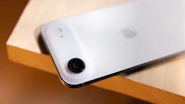 iPhone Air theo đuổi triết lý tinh gọn với camera đơn 48MP Fusion