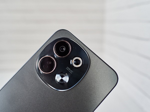 Đánh giá khả năng chụp ảnh, Spark 30 5G chiếm ưu thế về mặt thông số kỹ thuật