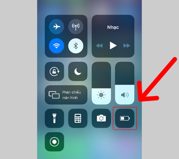 Nhấn biểu tượng pin vàng để tắt chế độ nguồn điện thấp