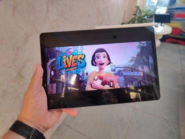  Màn hình lớn, vuốt chạm mượt mà