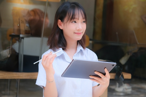 Pin khoẻ và hỗ trợ sạc nhanh