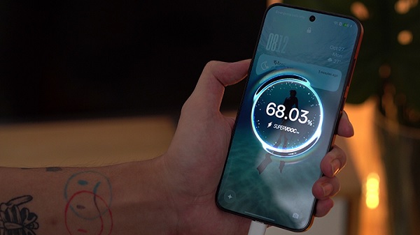 Năng lượng bền bỉ với viên pin 7.025mAh và sạc SuperVOOC