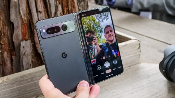 Google Pixel Fold nổi bật với màn hình lớn 7.6 inch OLED