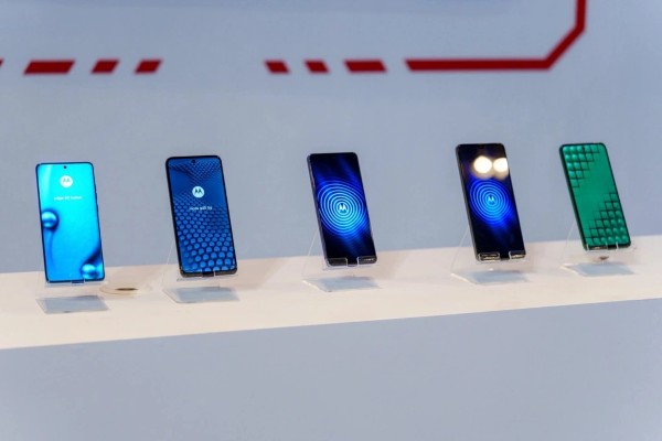Smartphone Motorola có bộ vi xử lý mạnh và RAM dung lượng tốt