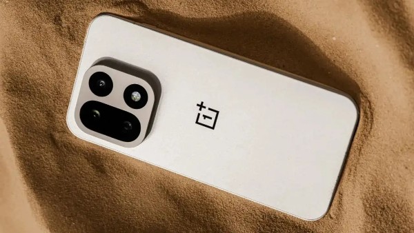 Thiết kế của OnePlus được hoàn thiện với chất liệu cao cấp