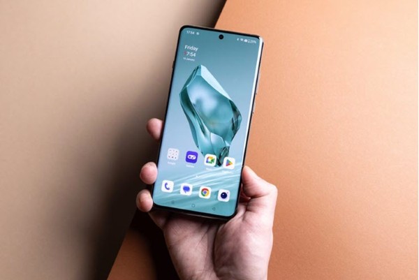 Điện thoại OnePlus trang bị công nghệ màn hình AMOLED hoặc Fluid AMOLED