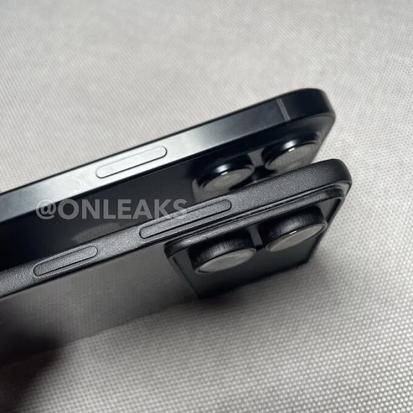 Bản mô hình được hoàn thiện khá chi tiết với màu đen nhám sang trọng