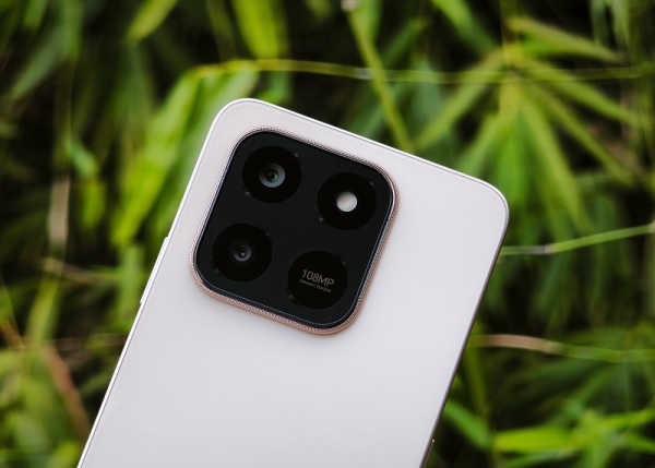 Camera sắc nét, tính năng AI thông minh