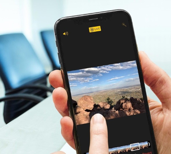 Giữ iPhone ổn định và nhấn chụp