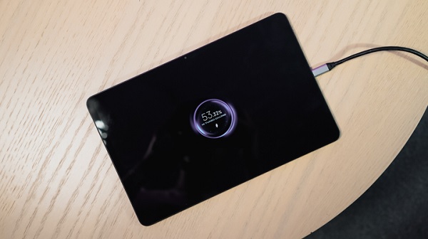 Redmi Pad 2 Pro được tích hợp viên pin 12.000 mAh, hỗ trợ sạc nhanh 33W