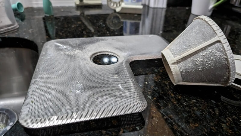 Nguyên nhân máy rửa bát bị bám cặn trắng 