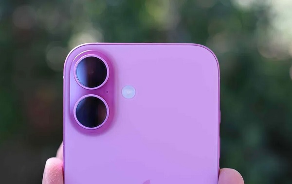 iPhone 16 sở hữu cụm camera kép ở mặt sau