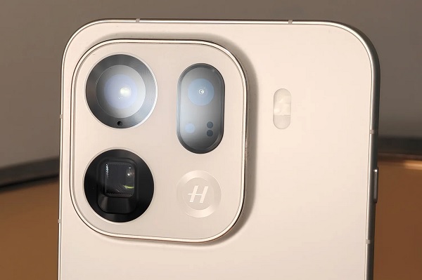 Điểm nhấn lớn nhất của Find X9 Pro là hệ thống camera