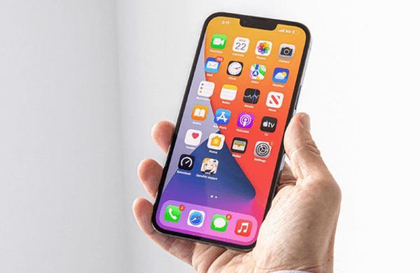 iPhone 13 Pro Max có màn hình OLED 6.7 inch Super Retina XDR, 120 Hz