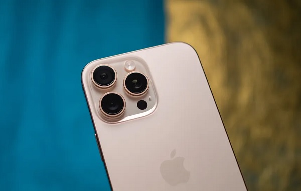 iPhone 16 Pro Max chỉ sở hữu camera tiềm vọng 12 MP hỗ trợ zoom quang học 5x