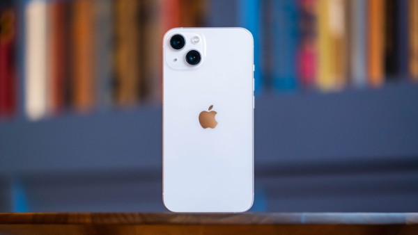 iPhone 13 sở hữu cụm camera kép 12MP