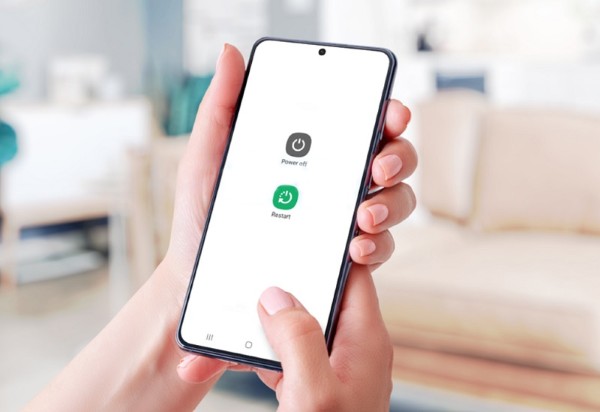 Nhấn giữ nút Nguồn → Khởi động lại