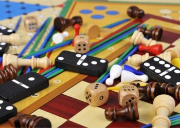 Board game là gì? 8 thể loại board game phổ biến bạn nên biết