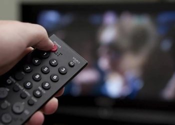 Hướng dẫn chi tiết cách sửa điều khiển tivi bị liệt và các lỗi thường gặp