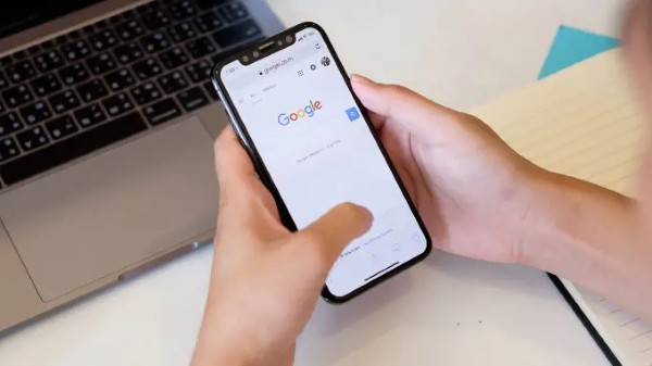 Nhập số điện thoại vào thanh tìm kiếm Google