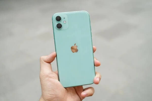 iPhone 11 cân bằng giữa thiết kế đẹp mắt và giá bán hợp lý