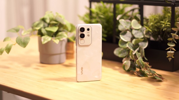 Vivo Y29 màu Trắng Thạch Anh