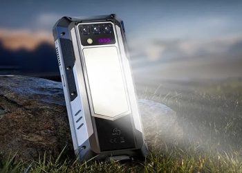 Những chiếc điện thoại độc lạ nhất 2025 khiến bạn bất ngờ