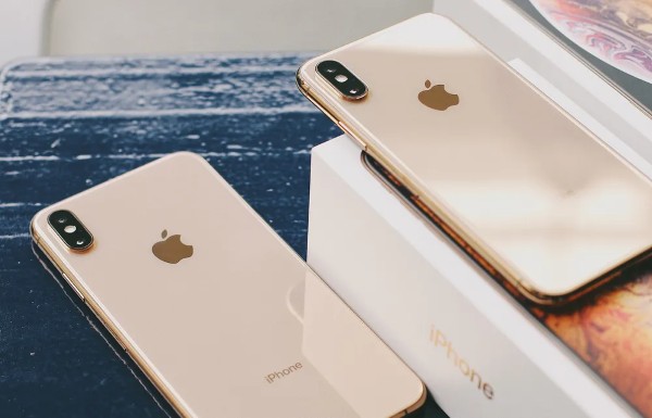 Các dòng iPhone từ XS Max trở về trước