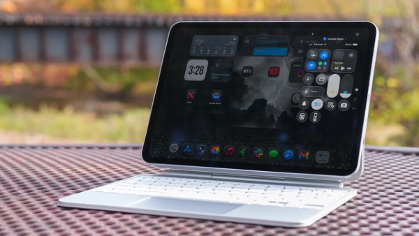 Thời lượng sử dụng pin iPad Pro M5 lướt web qua Wi-Fi hoặc xem video lên tới 10 giờ