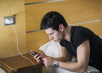 dung lượng tối đa pin iPhone tụt nhanh